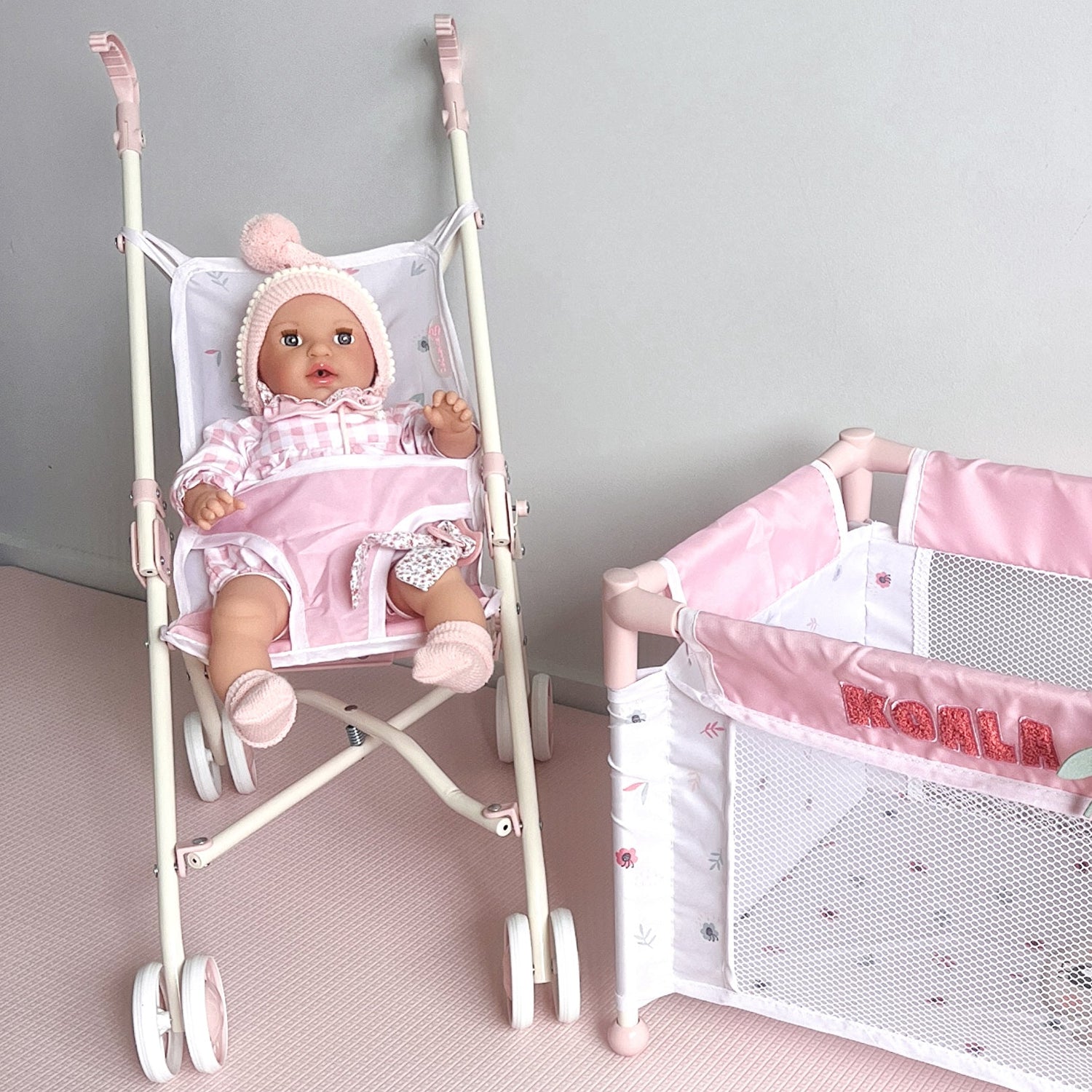 DeCuevas Toys Koala Travel Cot for Dolls – Dolls and Accessories